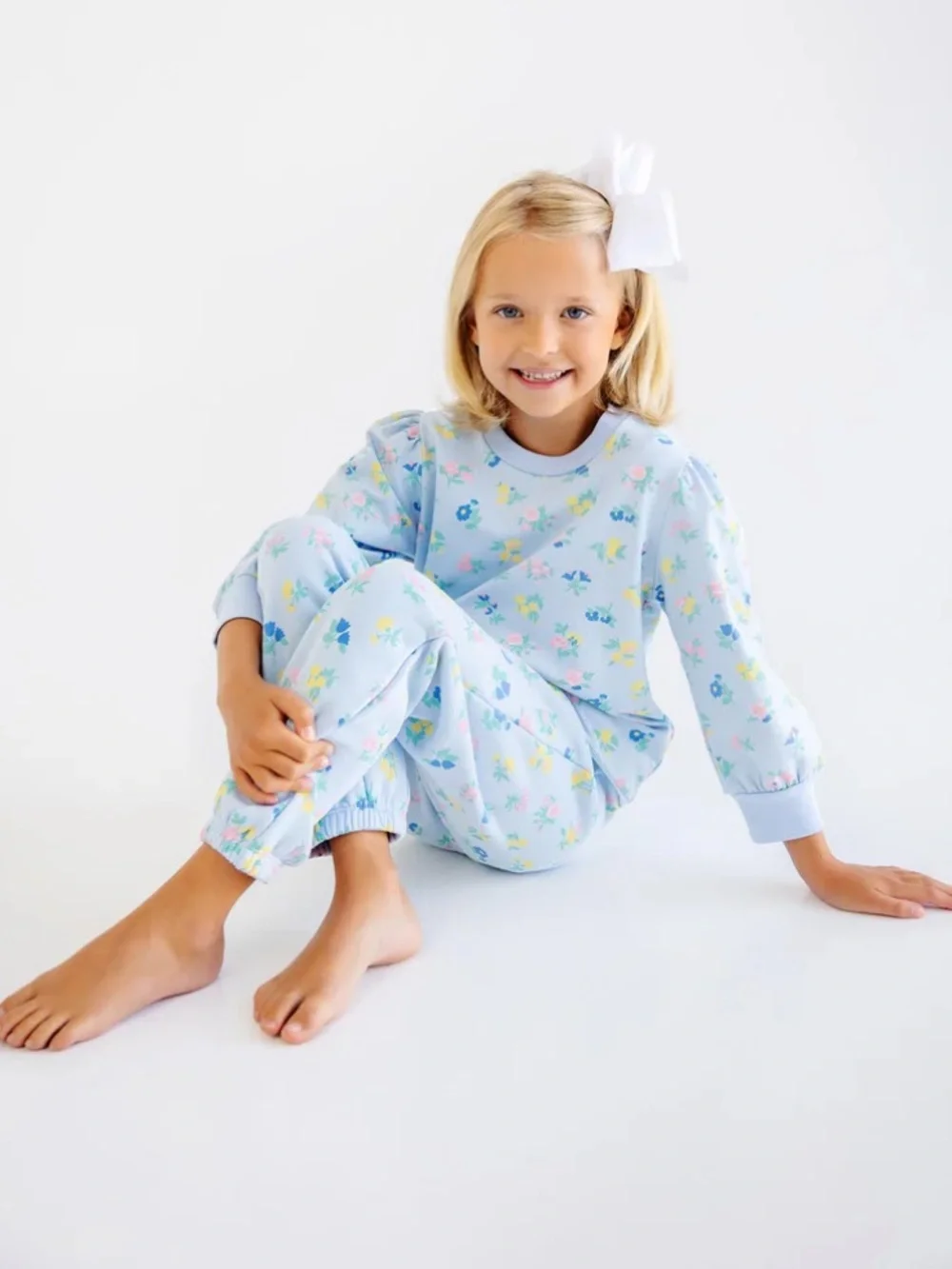 The Beaufort Bonnet Company Little London Flowers Buckhead Blue Sweatshirt 3T 10